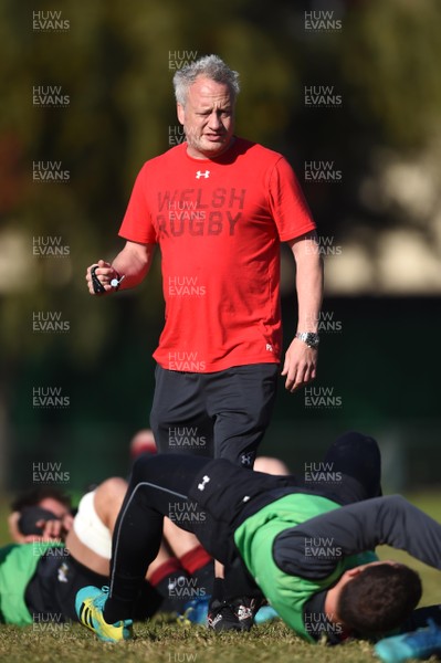 140618 - Wales Rugby Training - Paul Stridgeon during training