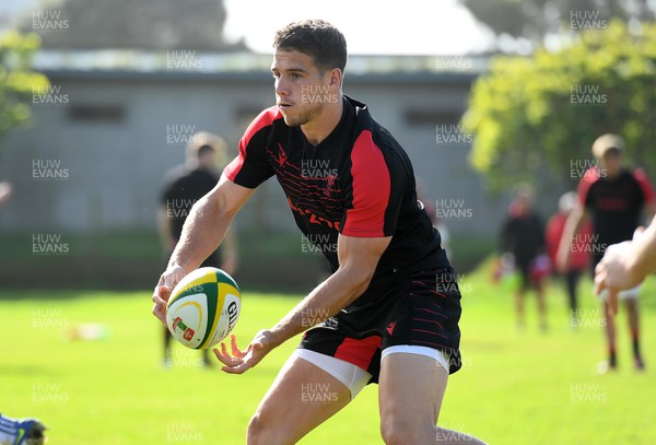 140722 - Wales Rugby Training - Kieran Hardy during training