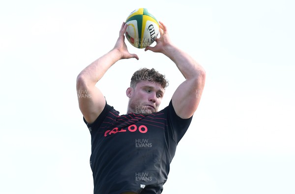 140722 - Wales Rugby Training - Will Rowlands during training
