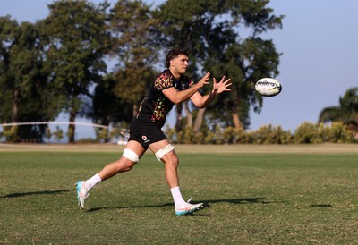 140726 - Wales Rugby Training in South Africa ahead of their game in Durban this weekend - Teddy Williams during training