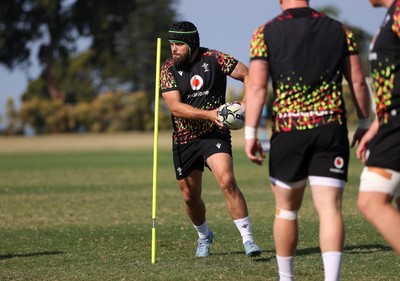 140726 - Wales Rugby Training in South Africa ahead of their game in Durban this weekend - Nicky Smith during training