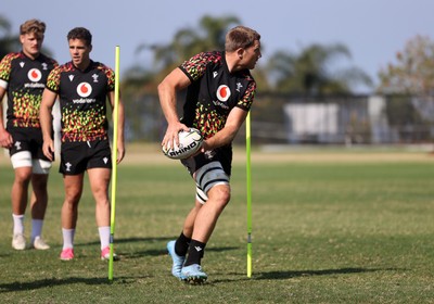 140726 - Wales Rugby Training in South Africa ahead of their game in Durban this weekend - Ben Carter during training