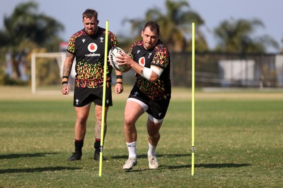 140726 - Wales Rugby Training in South Africa ahead of their game in Durban this weekend - Ryan Elias during training