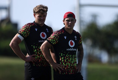 140726 - Wales Rugby Training in South Africa ahead of their game in Durban this weekend - Taine Plumtree and Louis Rees-Zammit during training
