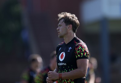 140726 - Wales Rugby Training in South Africa ahead of their game in Durban this weekend - Alex Mann during training