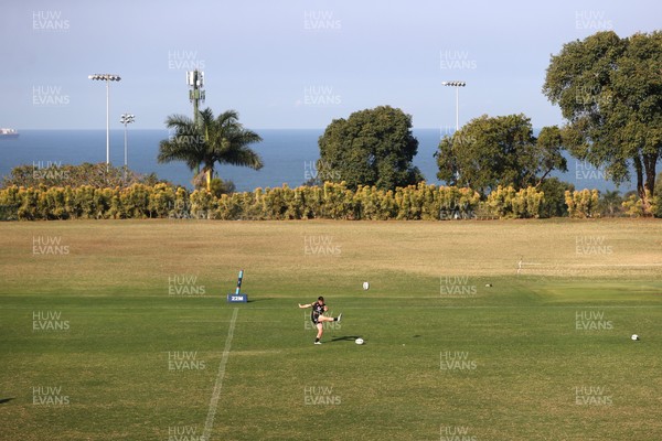 140726 - Wales Rugby Training in South Africa ahead of their game in Durban this weekend - Reuben Morgan-Williams during training