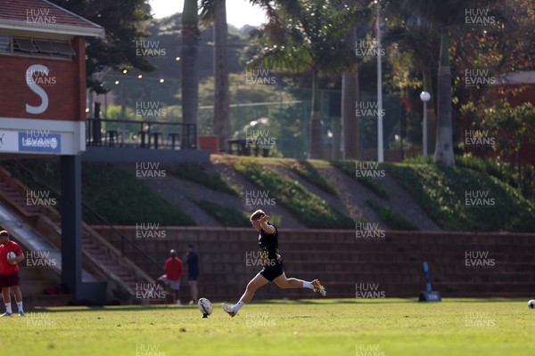 140726 - Wales Rugby Training in South Africa ahead of their game in Durban this weekend - Sam Costelow during training