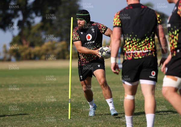 140726 - Wales Rugby Training in South Africa ahead of their game in Durban this weekend - Nicky Smith during training