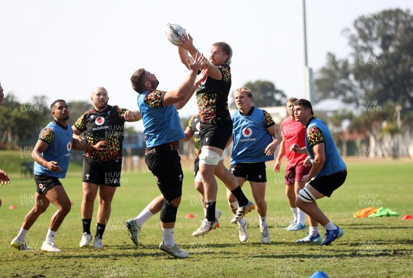 140726 - Wales Rugby Training in South Africa ahead of their game in Durban this weekend - Aaron Wainwright during training