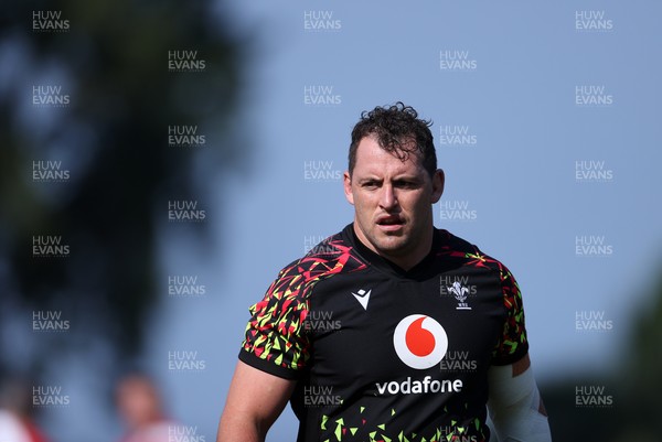 140726 - Wales Rugby Training in South Africa ahead of their game in Durban this weekend - Ryan Elias during training