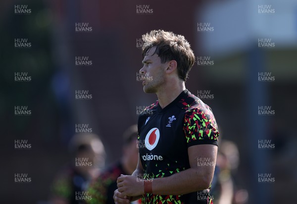 140726 - Wales Rugby Training in South Africa ahead of their game in Durban this weekend - Alex Mann during training