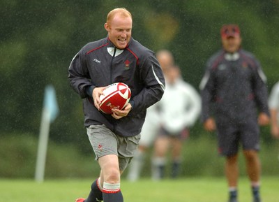 14.08.07 -  Wales Rugby Training - Martyn Williams in action during training  