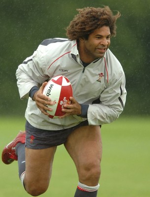14.08.07 -  Wales Rugby Training - Colin Charvis in action during training  