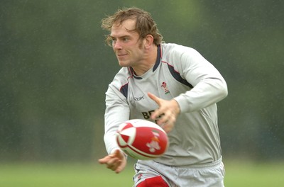 14.08.07 -  Wales Rugby Training - Alun Wyn Jones in action during training  