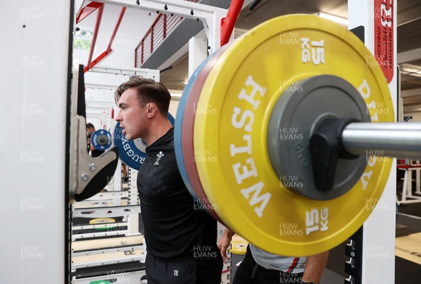 140823 - Wales Rugby Gym Session at the start of the week ahead of their final Rugby World Cup warm up game against South Africa - Taine Basham during training