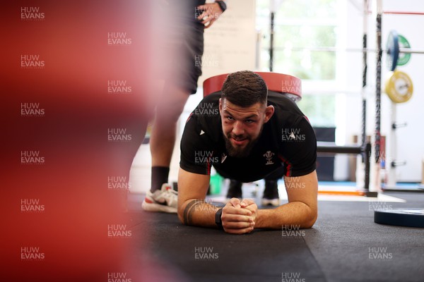 140823 - Wales Rugby Gym Session at the start of the week ahead of their final Rugby World Cup warm up game against South Africa - 