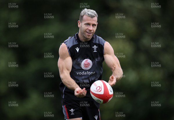 140823 - Wales Rugby Training at the start of the week ahead of their final Rugby World Cup warm up game against South Africa - Gareth Davies during training