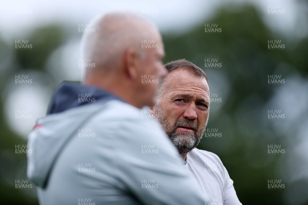 140823 - Wales Rugby Training at the start of the week ahead of their final Rugby World Cup warm up game against South Africa - Forwards Coach Jonathan Humphreys during training