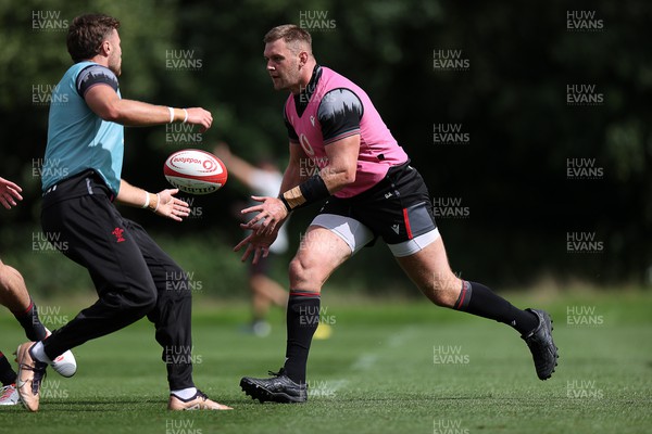140823 - Wales Rugby Training at the start of the week ahead of their final Rugby World Cup warm up game against South Africa - Dan Lydiate during training
