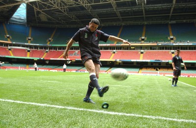 14.09.07 - Wales Rugby World Cup Training and Press Conference - Stephen Jones practices his kicking at the Millennium Stadium ahead of his teams World Cup match against Australia 