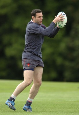 14.09.07 - Wales Rugby World Cup Training - Stephen Jones in action during training 