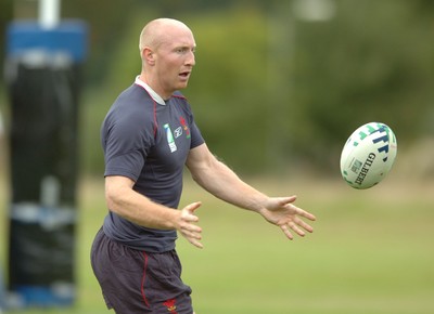 14.09.07 - Wales Rugby World Cup Training - Tom Shanklin in action during training 