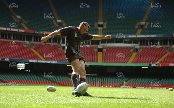 14.09.07 - Wales Rugby World Cup Training and Press Conference - Stephen Jones practices his kicking at the Millennium Stadium ahead of his teams World Cup match against Australia 