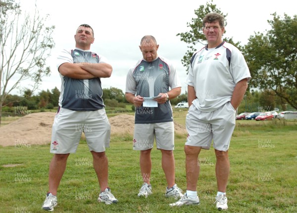 14.09.07 - Wales Rugby World Cup Training - (L-r)Rowland Phillips(defence coach), Robin Mcbryde(forwards coach) and Gareth Jenkins(head coach) looks on during training 