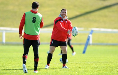 14.09.11 - Wales Rugby Training - Huw Bennett during training. 