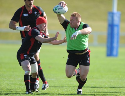 14.09.11 - Wales Rugby Training - Lloyd Burns during training. 