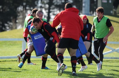 14.09.11 - Wales Rugby Training - Lee Byrne during training. 
