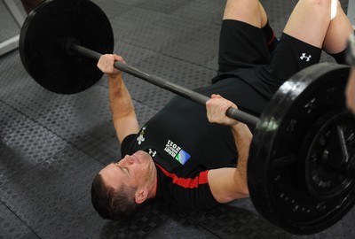 14.09.11 - Wales Rugby Training - Shane Williams during a weight training session. 