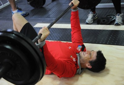 14.09.11 - Wales Rugby Training - Mike Phillips during a weight training session. 