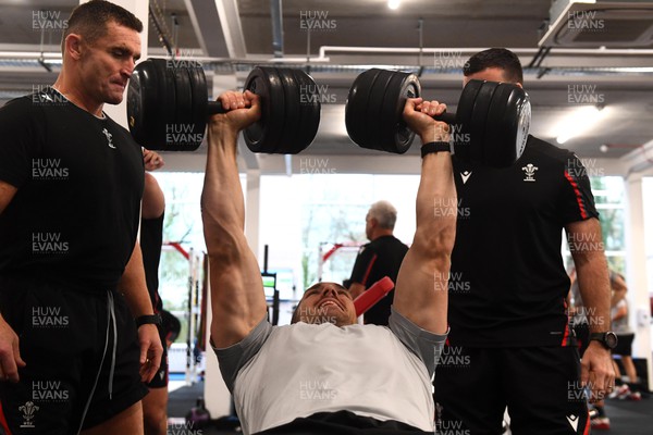 141122 - Wales Rugby Training - George North during a gym session