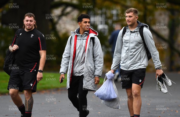 141122 - Wales Rugby Training - Sam Wainwright, Rio Dyer and Ben Carter during training