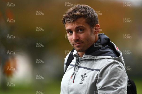 141122 - Wales Rugby Training - Leigh Halfpenny during training
