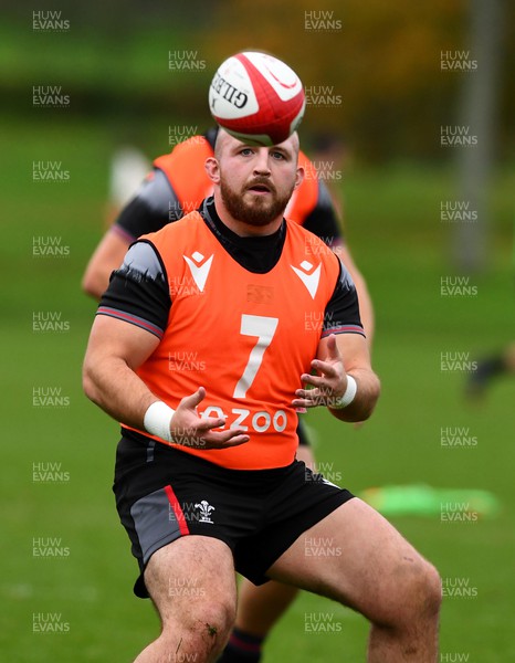141122 - Wales Rugby Training - Dillon Lewis during training