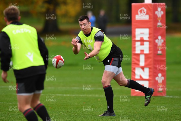 141122 - Wales Rugby Training - Adam Beard during training