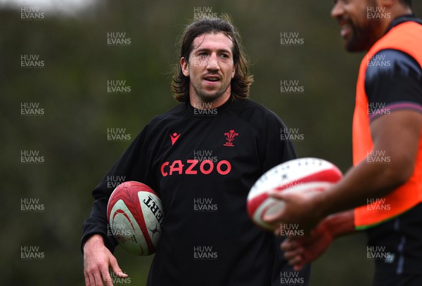 141122 - Wales Rugby Training - Justin Tipuric during training