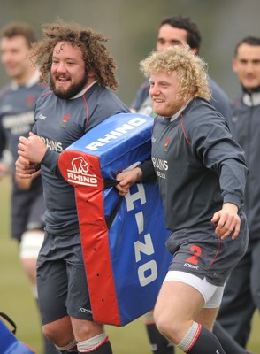 15.02.08 - Wales Rugby Training - Adam Jones and Duncan Jones(r) during training 