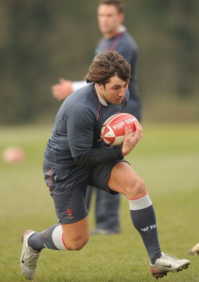 15.02.08 - Wales Rugby Training - Gavin Henson in action during training 