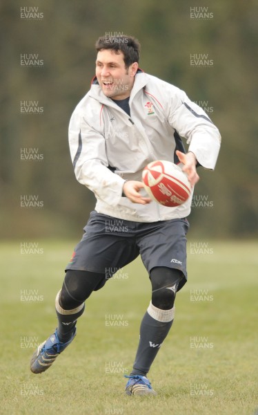 15.02.08 - Wales Rugby Training - Stephen Jones in action during training 