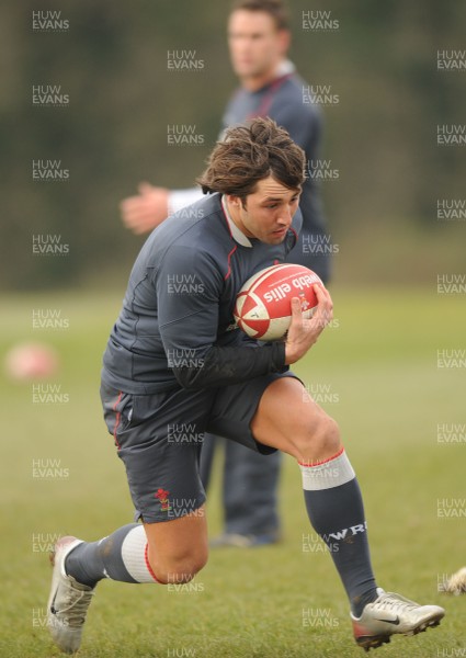 15.02.08 - Wales Rugby Training - Gavin Henson in action during training 