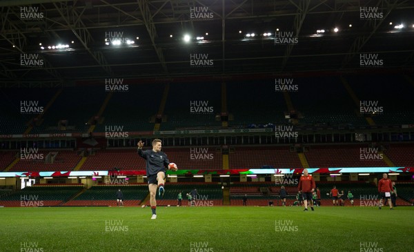 150319 - Wales Rugby Captains Run, Principality Stadium - Jonathan Davies of Wales during training session at the Principality Stadium ahead of the Grand Slam decider against Ireland tomorrow