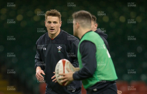 150319 - Wales Rugby Captains Run, Principality Stadium - Jonathan Davies of Wales during training session at the Principality Stadium ahead of the Grand Slam decider against Ireland tomorrow