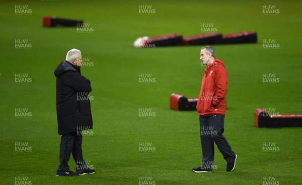 150319 - Wales Rugby Training - Warren Gatland and Rob Howley during training