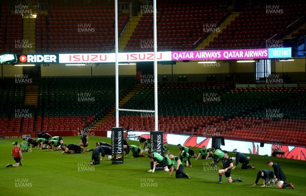 150319 - Wales Rugby Training - Players during training