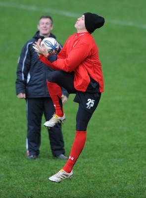 15.06.10 - Wales Rugby Training - Tom Prydie during training. 