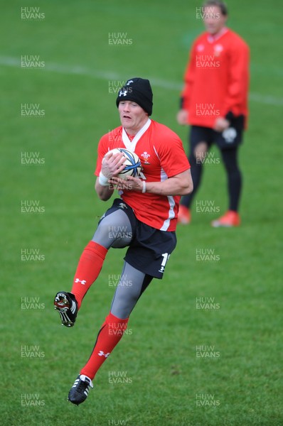 15.06.10 - Wales Rugby Training - Tavis Knoyle during training. 