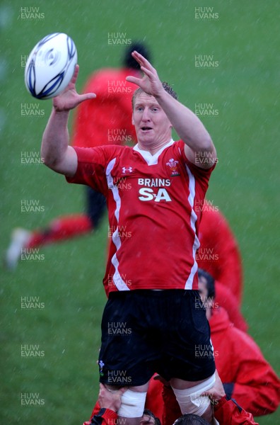 15.06.10 - Wales Rugby Training - Bradley Davies takes line-out ball during training. 